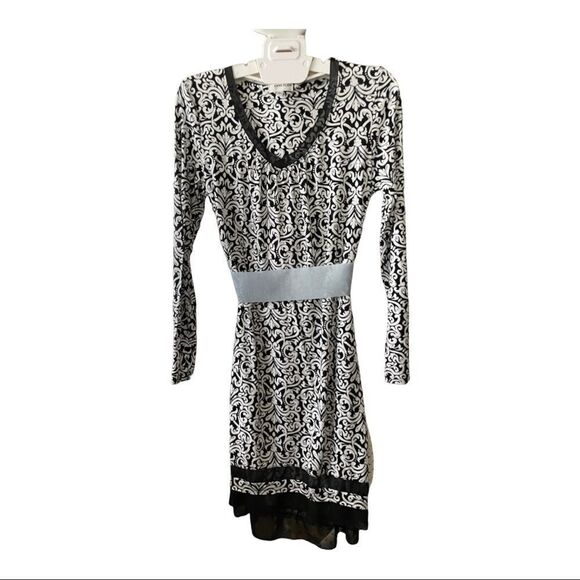 626 -LONG SLEEVE DRESS BY ANNE KLEIN - Picture 2 of 10